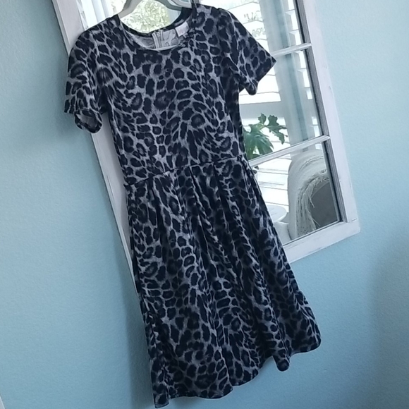 LuLaRoe Dresses & Skirts - LuLaRoe {RARE} Grey Leopard Amelia